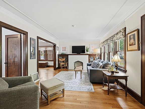 4th image of 4030 N Larkin STREET