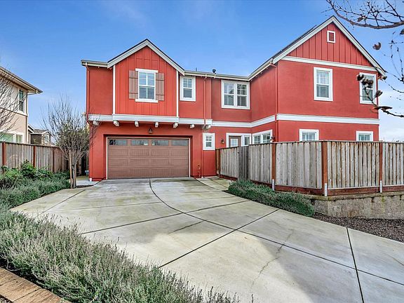 3rd image of 318 Caulfield Lane