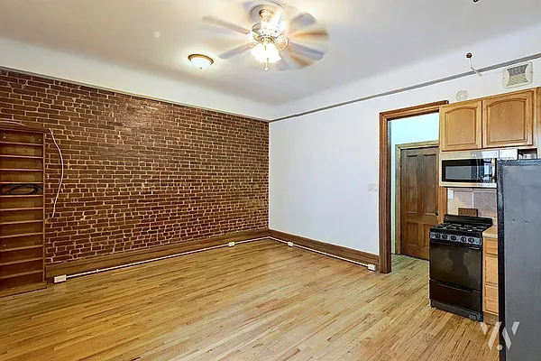 Rented by Wohlfarth & Associates Inc | media 4