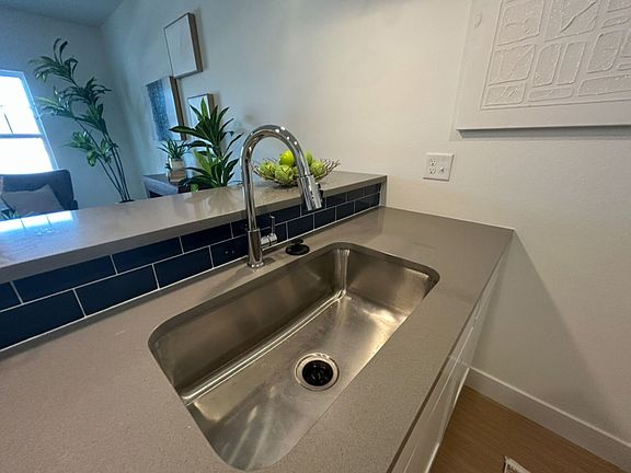 5th image of 1824 Riverview Dr #B2