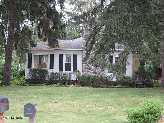 2nd image of 1195 Golden Ave