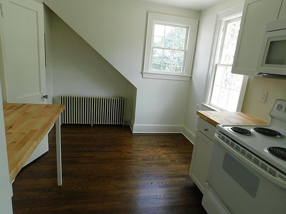 5th image of 814 Brompton St APT B