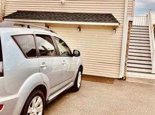 1 Carlson Ct, Norwalk, CT 06855