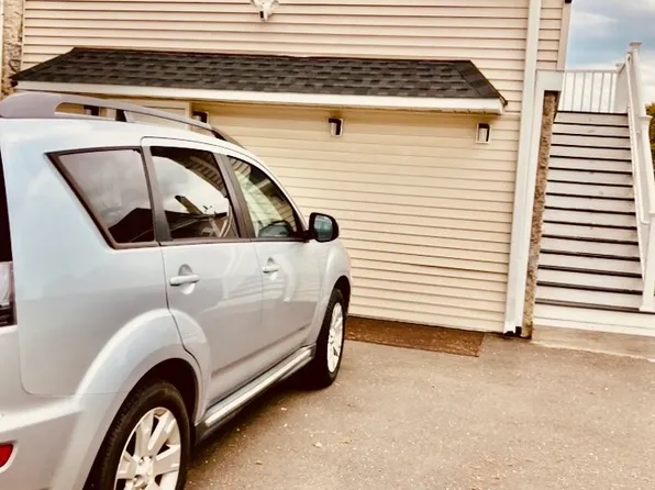 1 Carlson Ct, Norwalk, CT