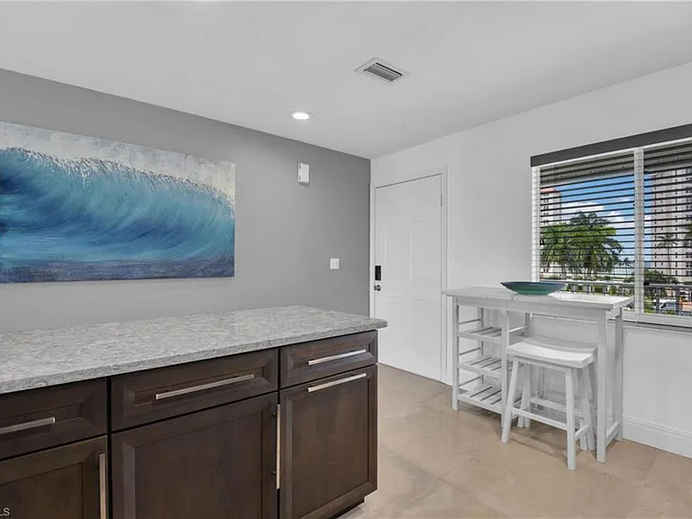 10684 Gulf Shore Dr #B-302 — Photo 6