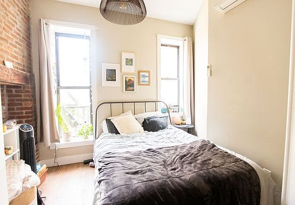 2nd image of 1043 Bedford Ave APT 2A