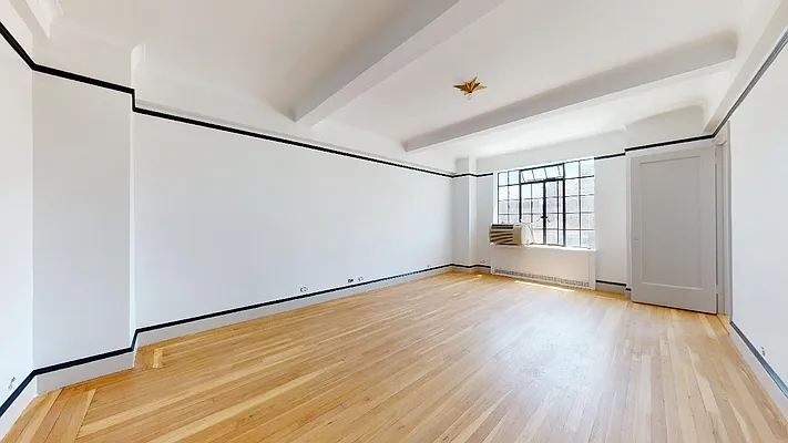 Rented by Bond New York | media 19