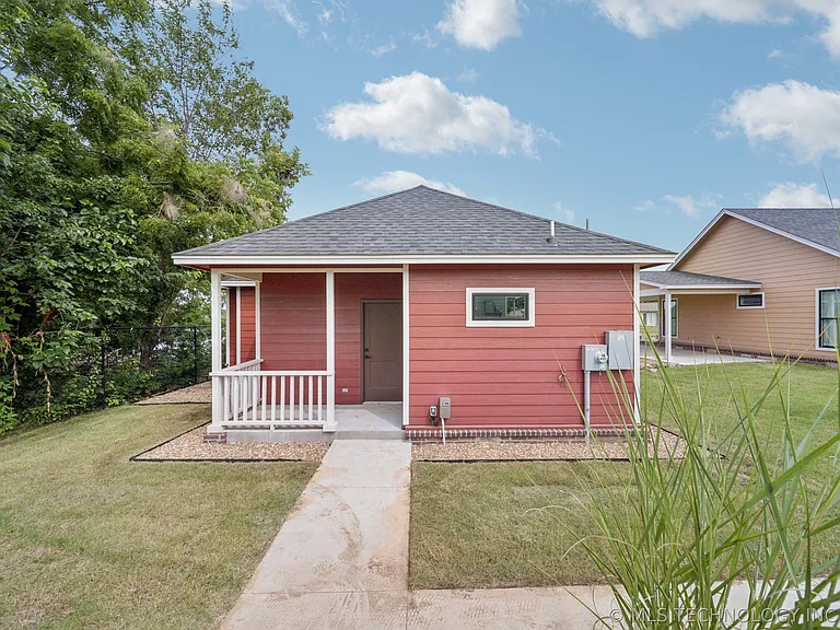 210 S Bluff St #B — Photo 21