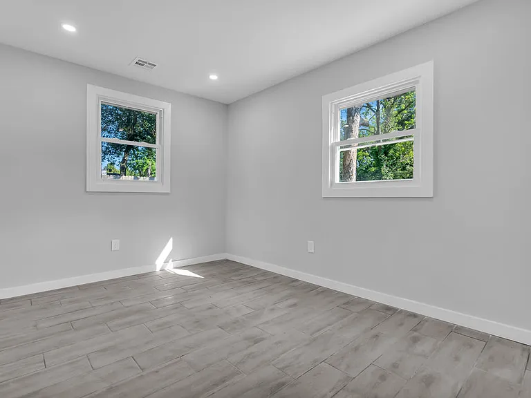 32 Northfield Ave — Photo 29