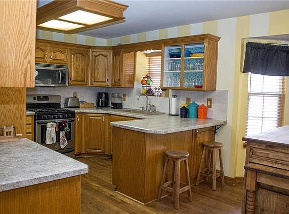 4th image of 3329 S Cochise Ave