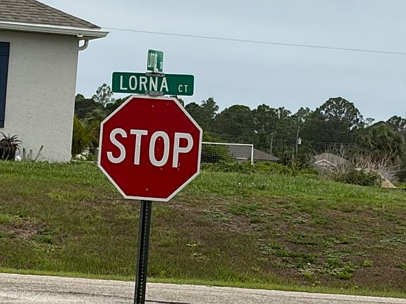 5th image of 7002 Lorna Court Court