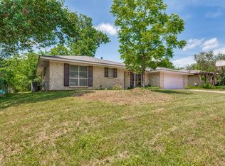 1121 Billie Ruth Ln, Hurst, TX 76053