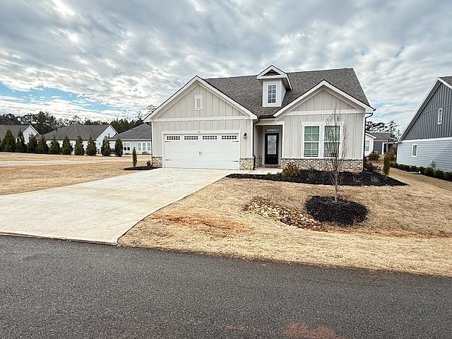 1st image of 1501 Lake Dr