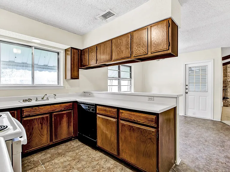 302 Gateway St — Photo 11