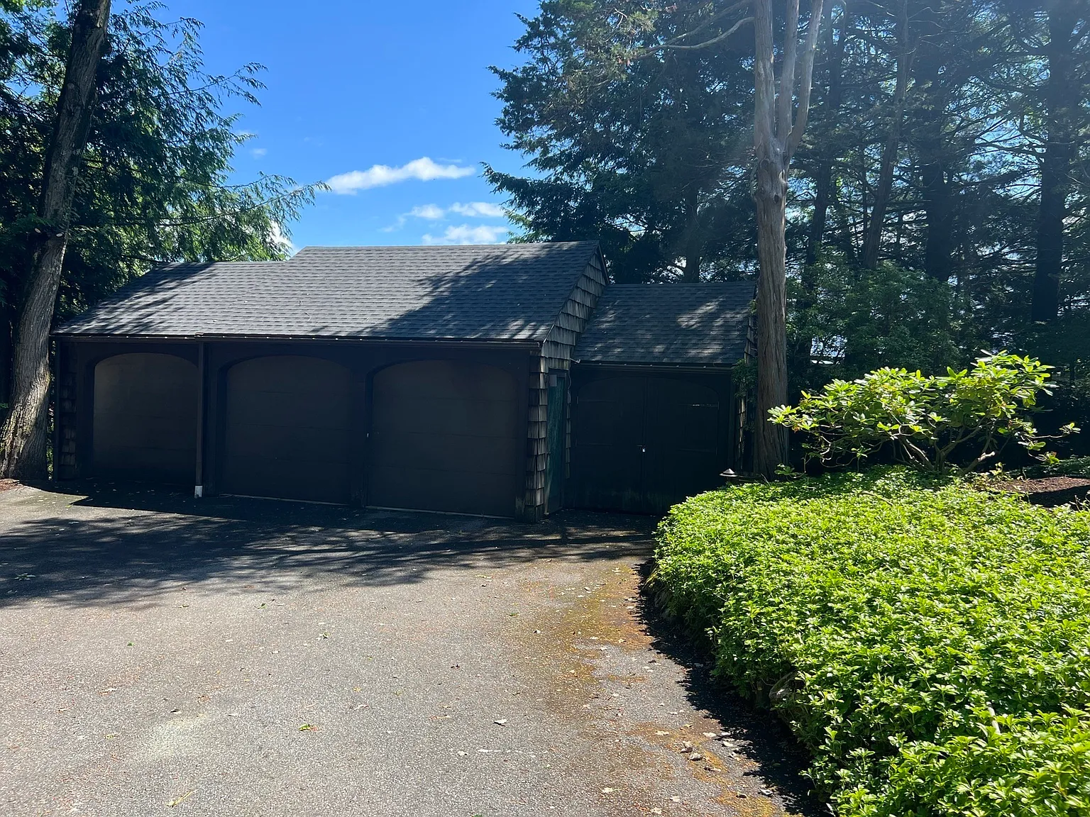 7 bed, 4.5 bath, 4194 sqft, $8,000 — Photo 3