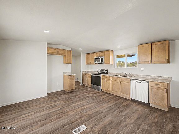 5th image of 3623 S Heifner Pl