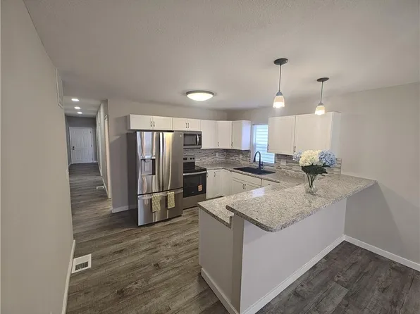 1107 Ottawa St, Leavenworth, KS 66048