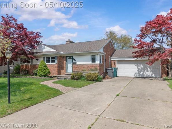 25152 Fairway Dr