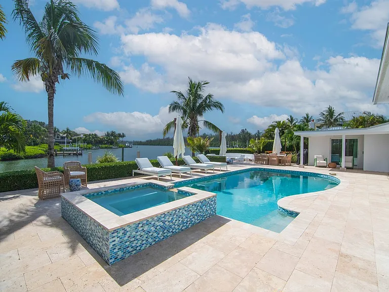 4601 Sunset Dr — Photo 32