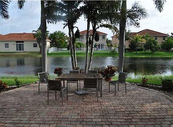 3rd image of 16447 NW 12th St