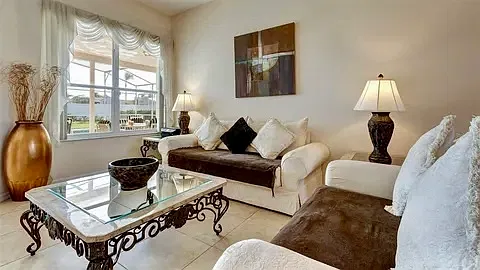 5 bed, 2838 sqft, $3,200 — Photo 4