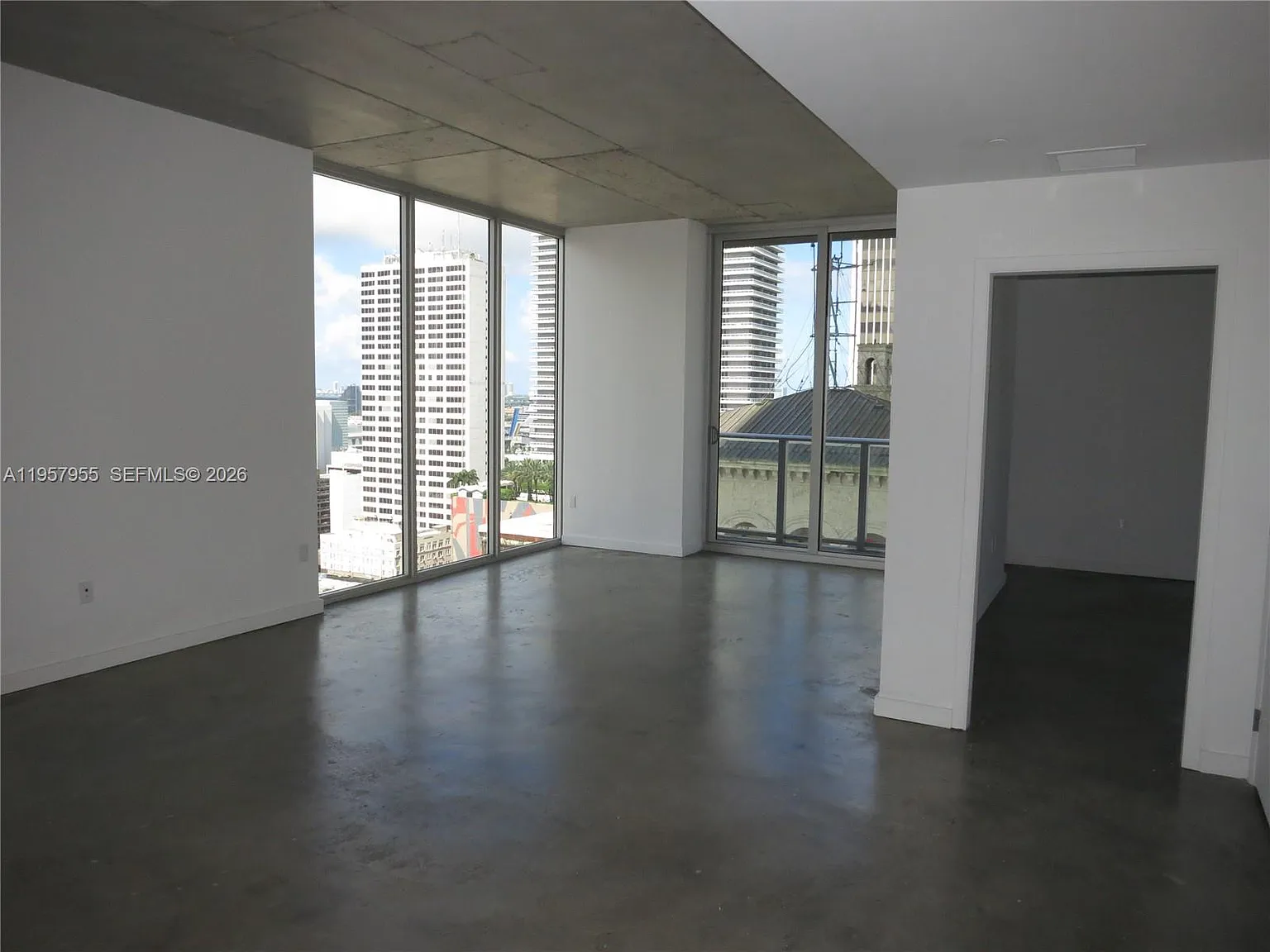 Centro Condo — Photo 2