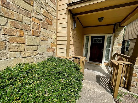 2nd image of 1704 Rockland Dr