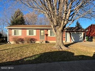 1203 5th Ave NE, Watertown, SD 57201