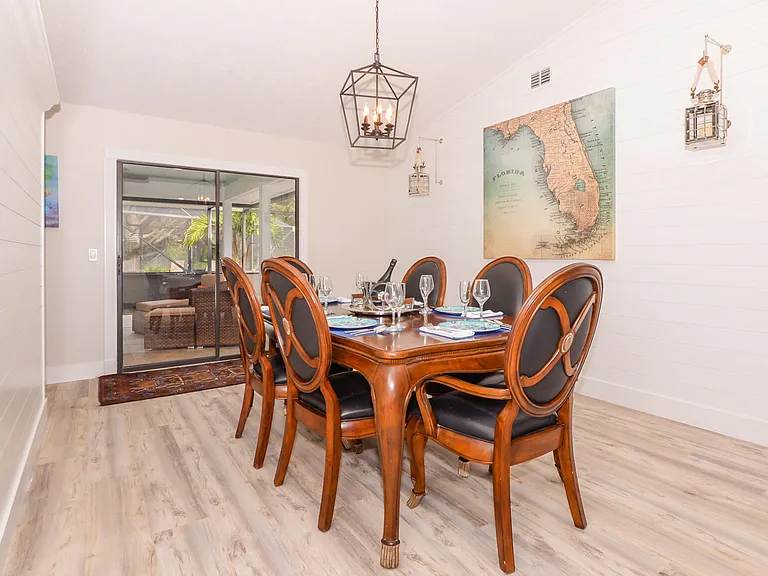 2411 NE Pinecrest Lakes Blvd — Photo 12