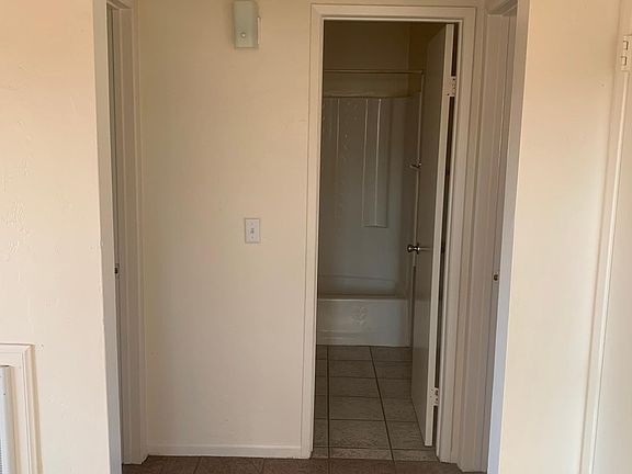 3rd image of 2212 Primrose Ave #10