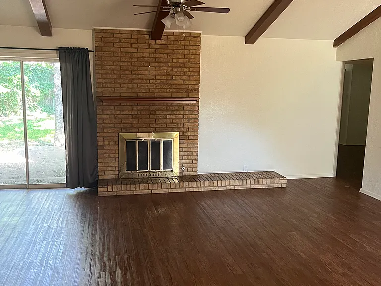 705 Michael Ln — Photo 6