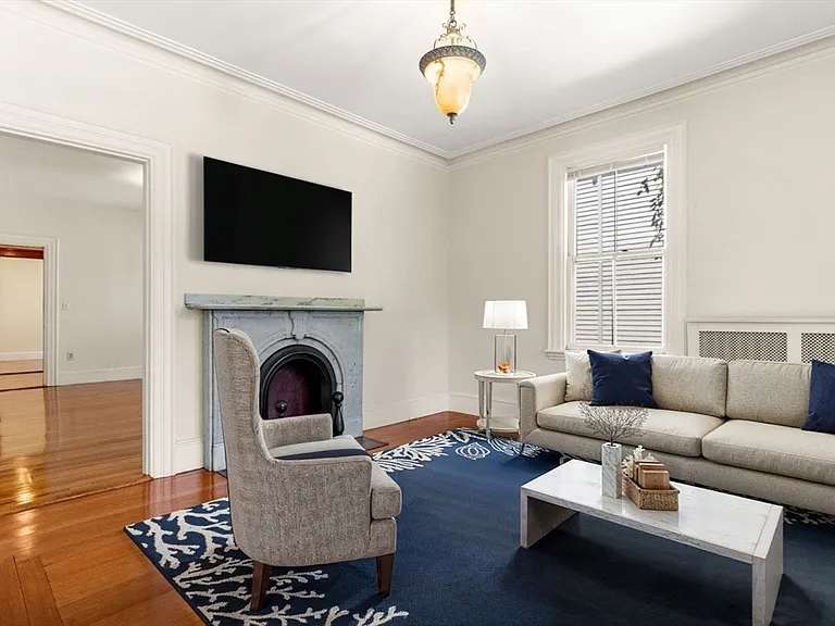 7 Burr St #1 — Photo 3