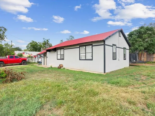 1301 S Walker St, Belton, TX 76513