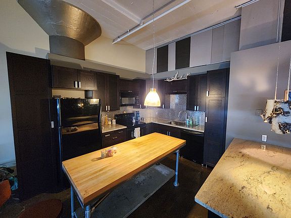 5th image of 500 Robert St #502