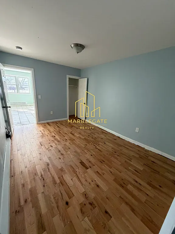 Building Photo - 452 15th Ave #2E