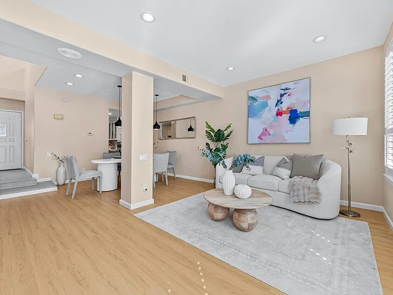 856 Lakeshore Dr — Photo 5