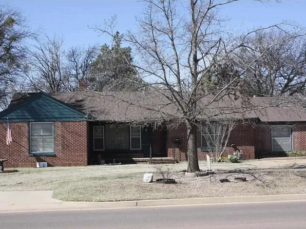 707 N 15th St, Frederick, OK 73542