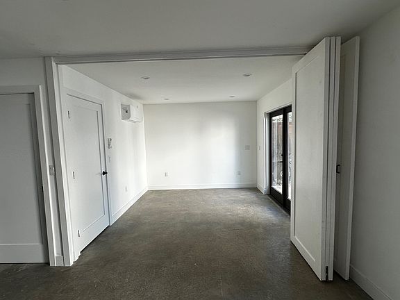 3rd image of 501 1/2 Grand Ave
