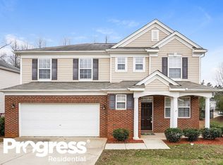 101 Folsom Dr, Holly Springs, NC 27540
