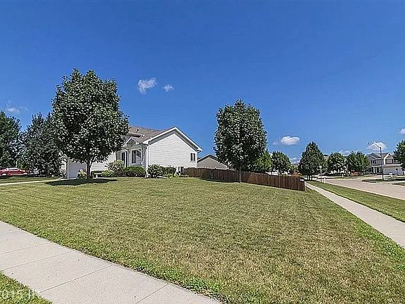 3rd image of 2935 SW Glenbrooke Blvd