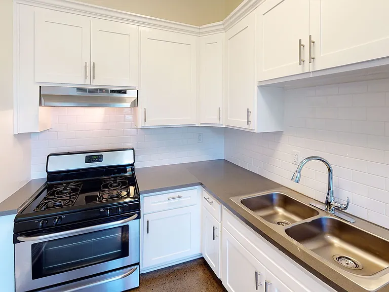 St. Germaine Apartments — Photo 12