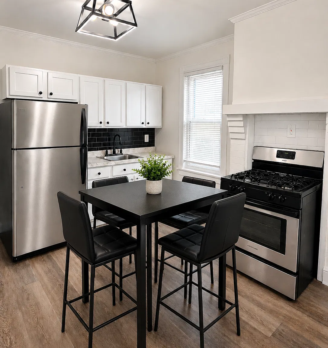 3 bed, $2,400 — Photo 4