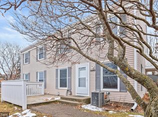 4974 Grenwich Trl N, Oakdale, MN 55128