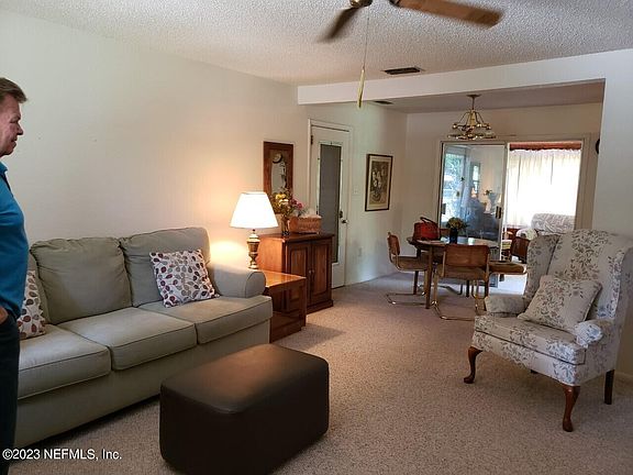 2nd image of 206 OLEANDER Avenue