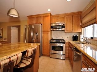 3185 Grand Blvd, Baldwin, NY 11510