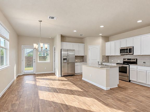4th image of 309 Naset Dr