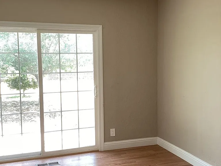 22111 W Stone Rd — Photo 12