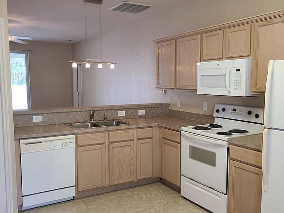 3rd image of 3647 Mount Carmel Ln