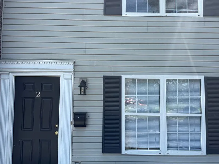238 E Green St — Photo 1