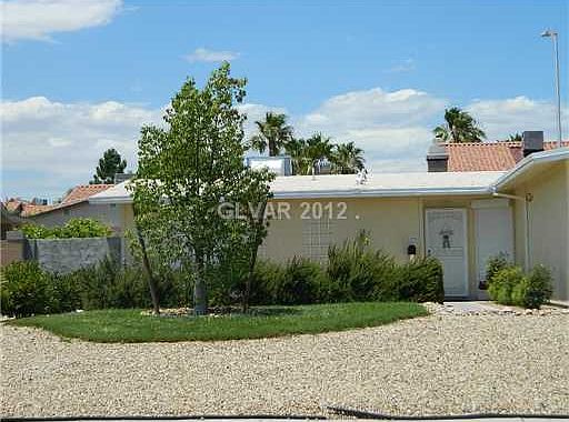 3rd image of 720 Connie Dr